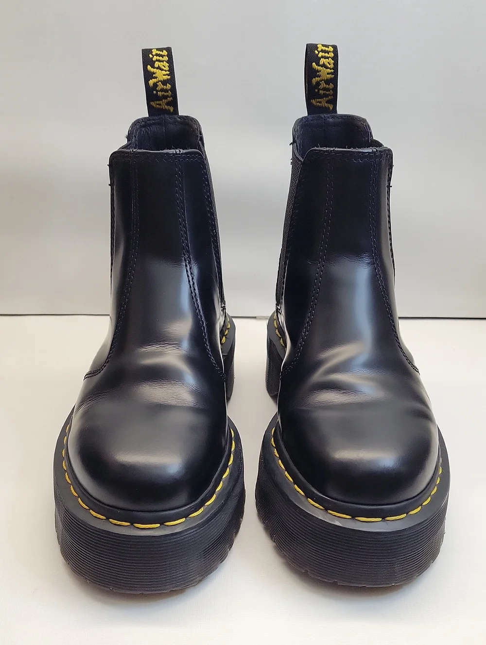 Dr. Martens 2976 Quad Smooth Leather Platform Chelsea Boots Unisex US L 7 M 6